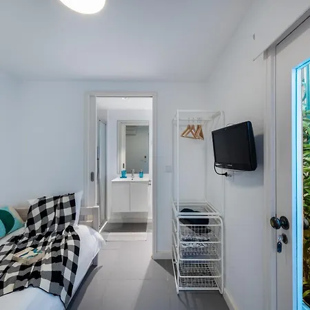 Recently Renovated 4 Bdr With Ocean Views אלבור