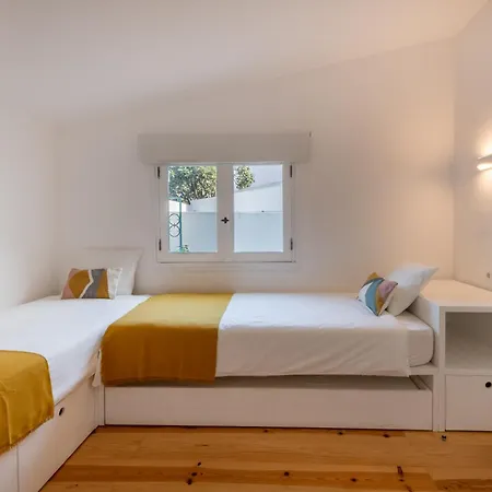 Recently Renovated 4 Bdr With Ocean Views בית נופש