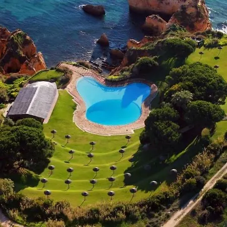 Recently Renovated 4 Bdr With Ocean Views