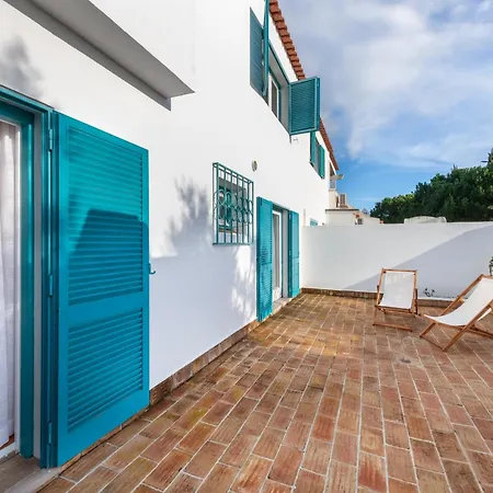 Recently Renovated 4 Bdr With Ocean Views Alvor