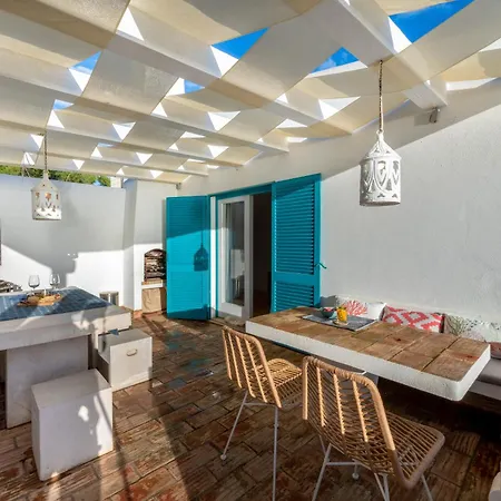 Recently Renovated 4 Bdr With Ocean Views Holiday home Alvor