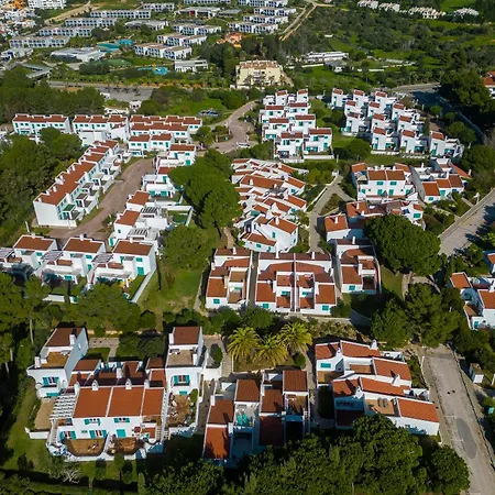 Recently Renovated 4 Bdr With Ocean Views Alvor