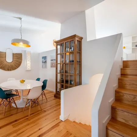 Recently Renovated 4 Bdr With Ocean Views * Alvor