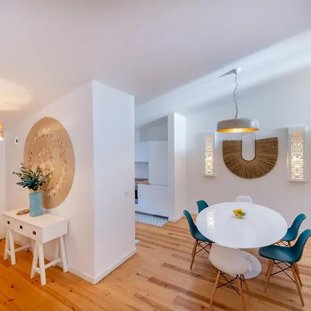 Recently Renovated 4 Bdr With Ocean Views * Alvor