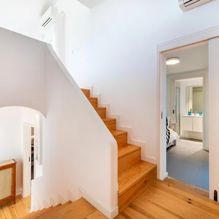 Holiday home Recently Renovated 4 Bdr With Ocean Views *