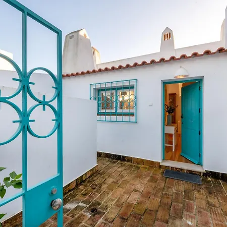 Recently Renovated 4 Bdr With Ocean Views * Alvor