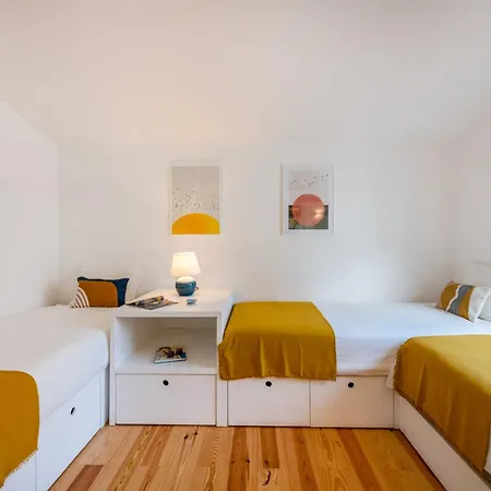 Recently Renovated 4 Bdr With Ocean Views